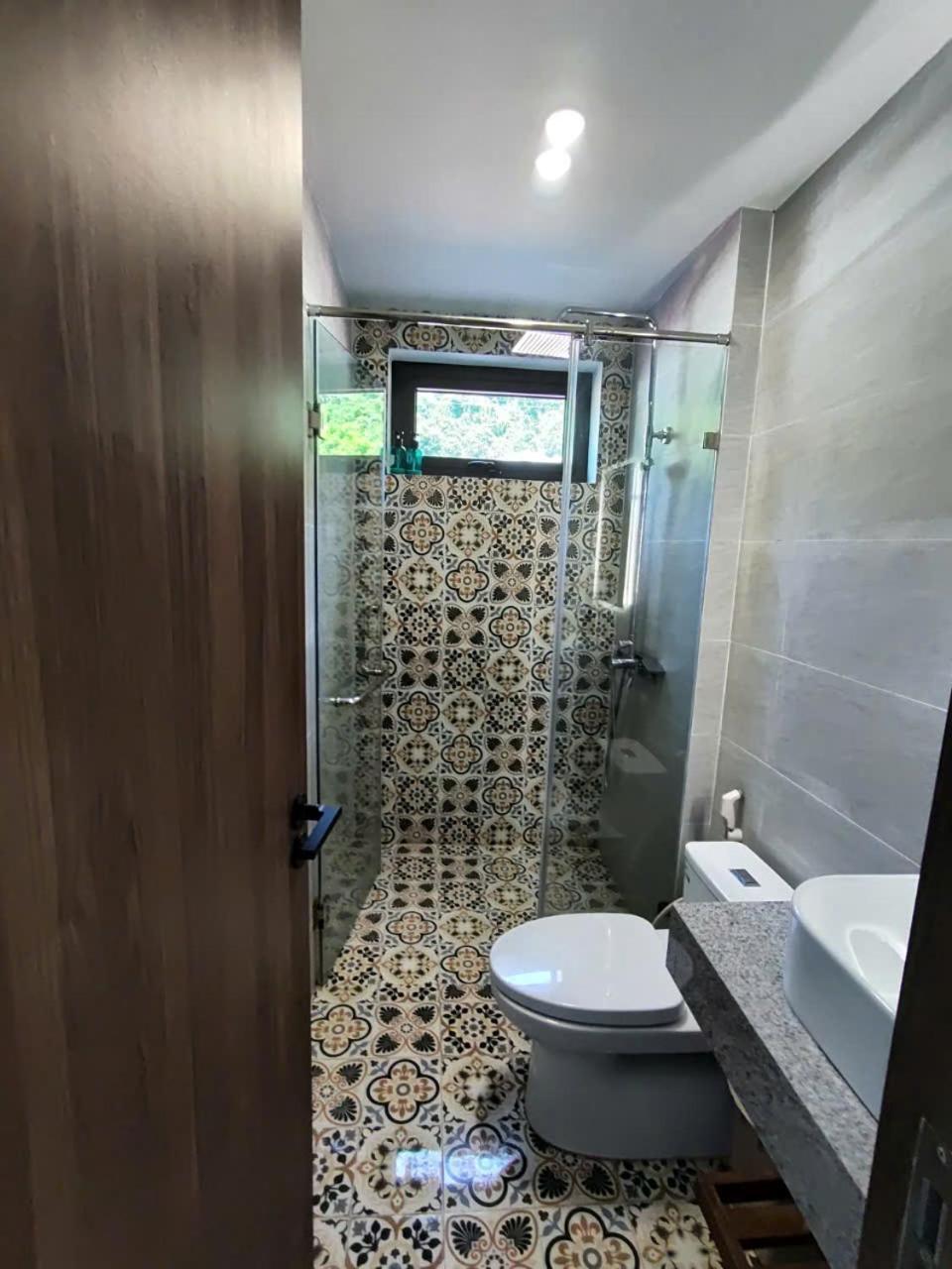 The Coral Homestay & Pub Tân Hiệ Eksteriør bilde